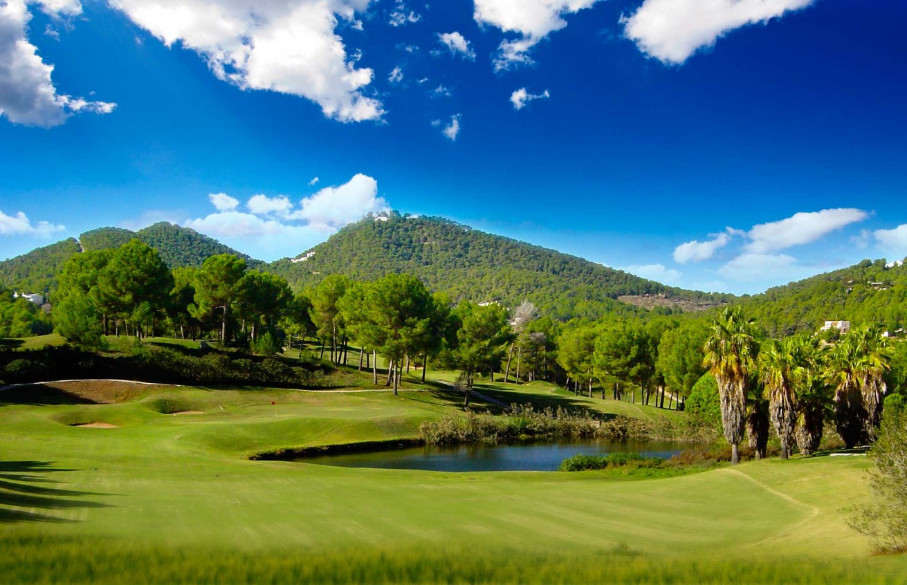 I One-Day Golf Tournament in Ibiza, Grupo Ferrá trophy